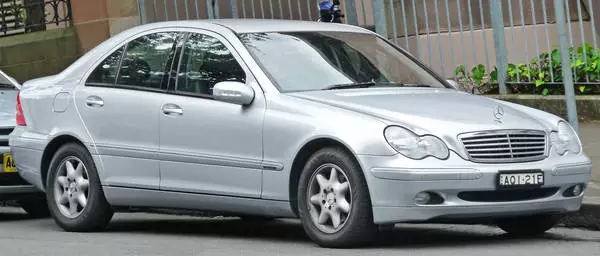 Mercedes-Benz C 200 1.8dm3 benzyna 204 K H2S8M0 JZBBA573